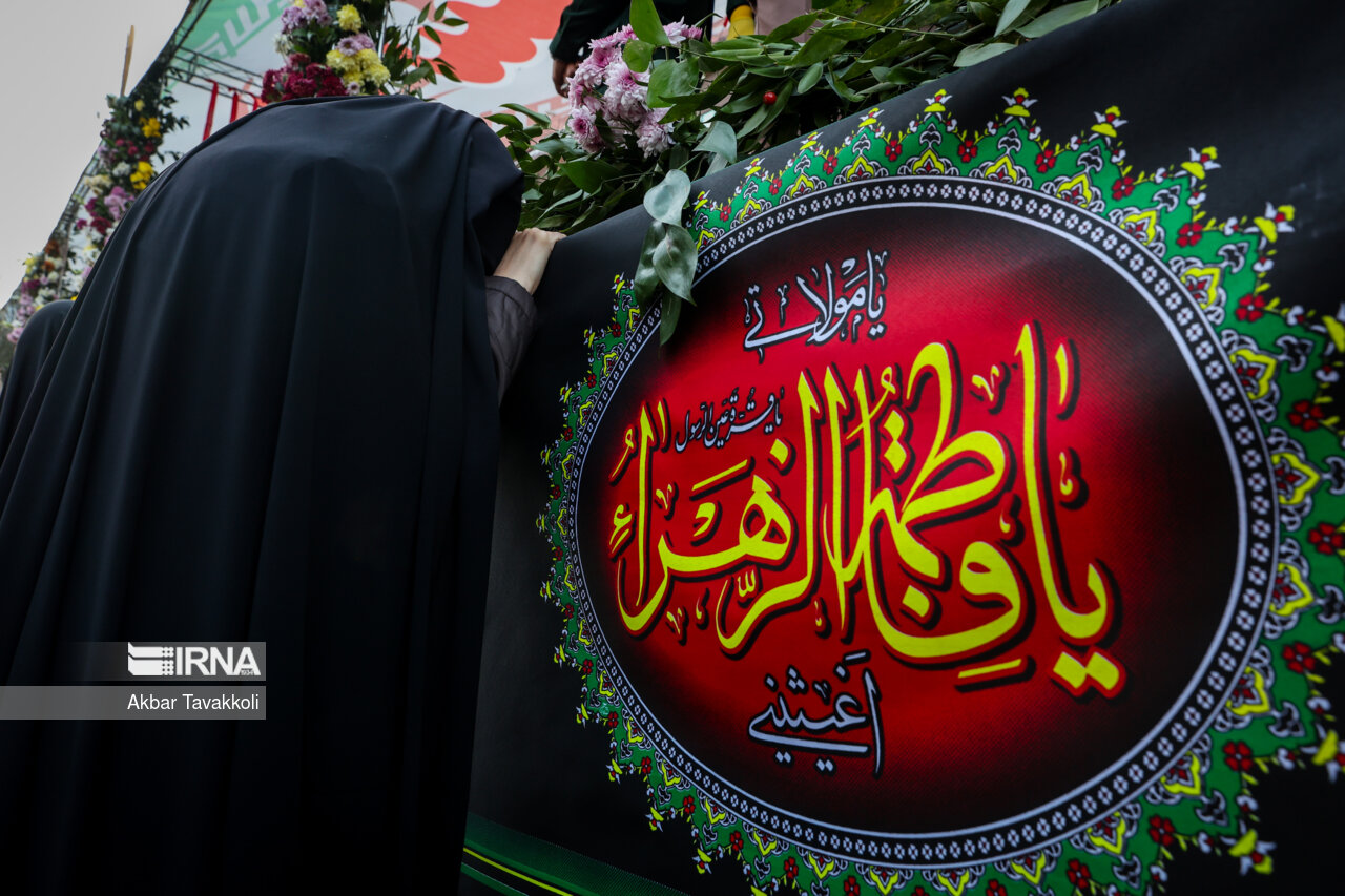 تشییع پیکرهای ۱۱۰ شهید گمنام در تهران