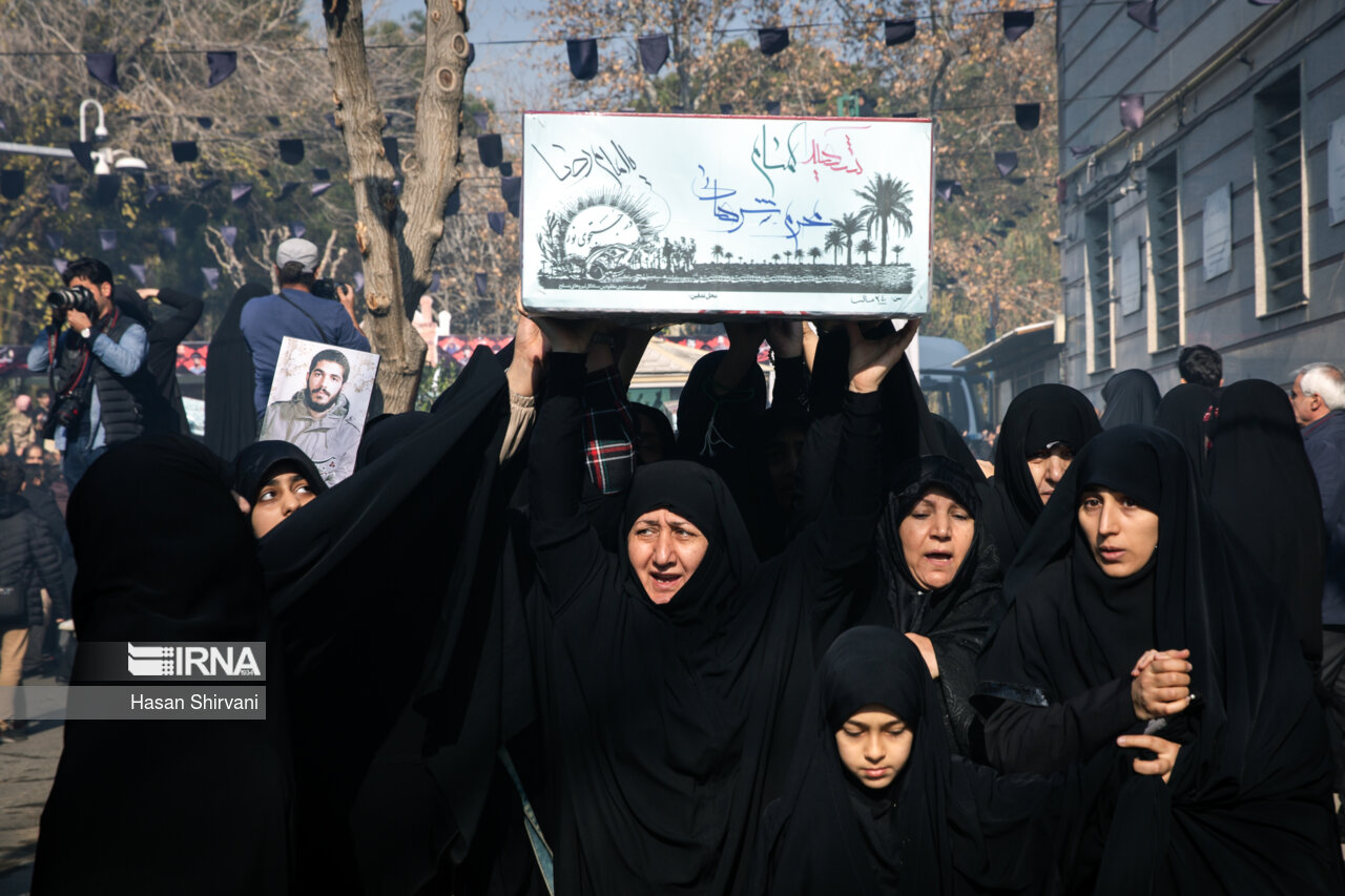 تشییع پیکر ۱۱۰ شهید گمنام در تهران
