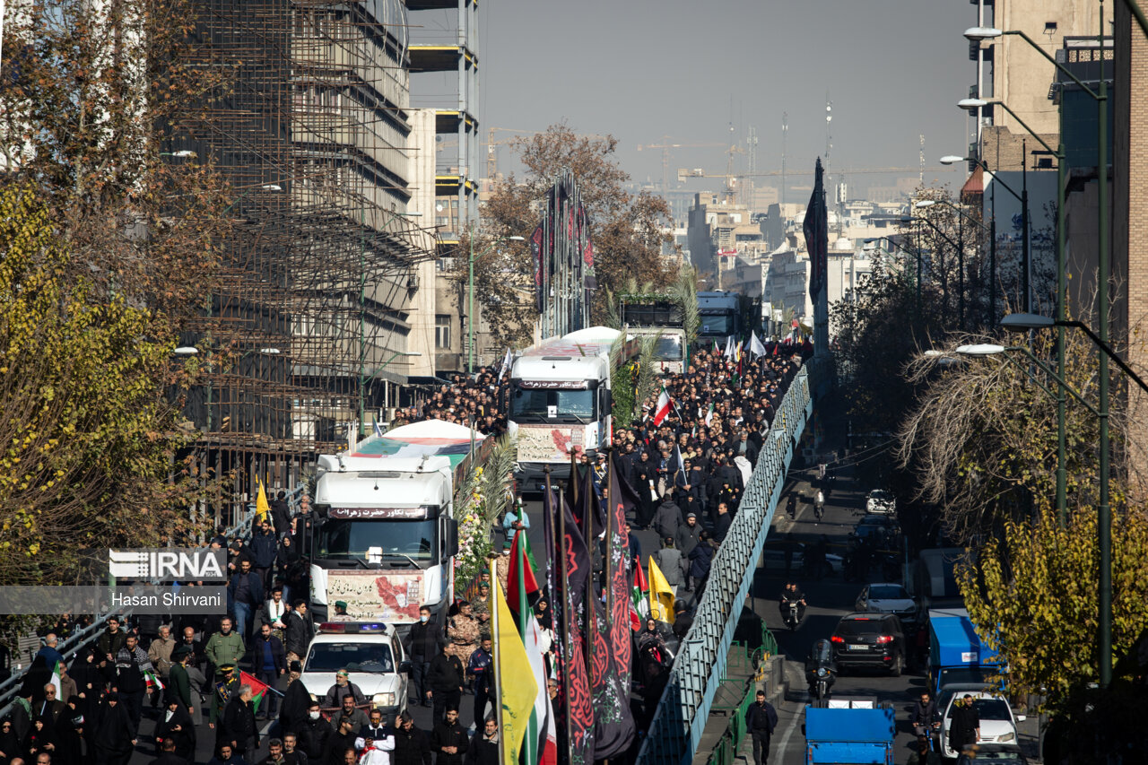تشییع پیکر ۱۱۰ شهید گمنام در تهران