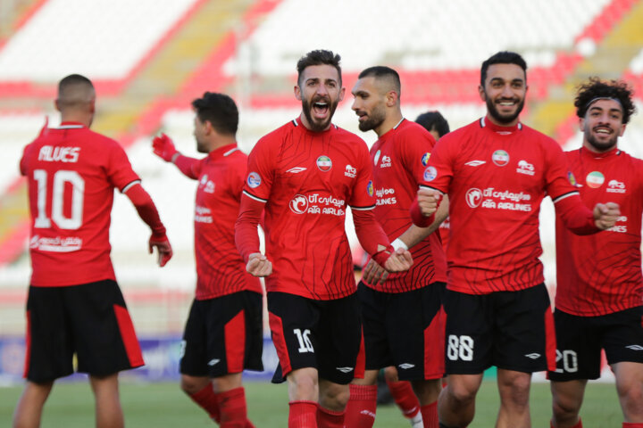 سایه روشنهای هفته سیزدهم؛ از وضعیت قرمز پرسپولیس تا طوفان زرد سپاهان