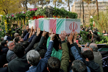 مراسم تشییع و خاکسپاری شهید گمنام در لانه جاسوسی سفارت سابق آمریکا