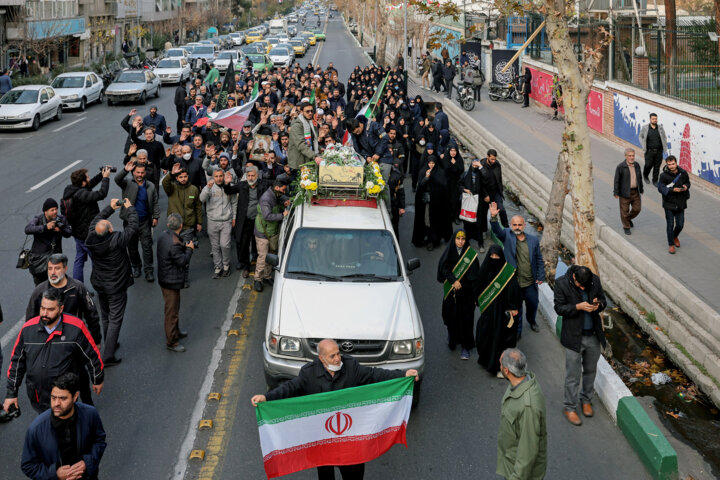 تشییع شهید گمنام در لانه جاسوسی