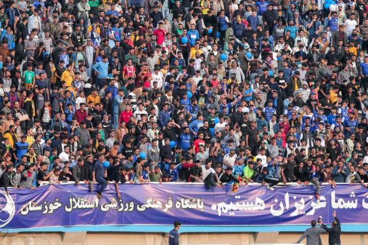 حاشیه‌های بازی استقلال خوزستان و پرسپولیس؛ داور کارت قرمز به همراه نداشت