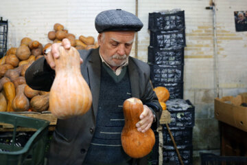 خرید شب چلّه در بازار قزوین