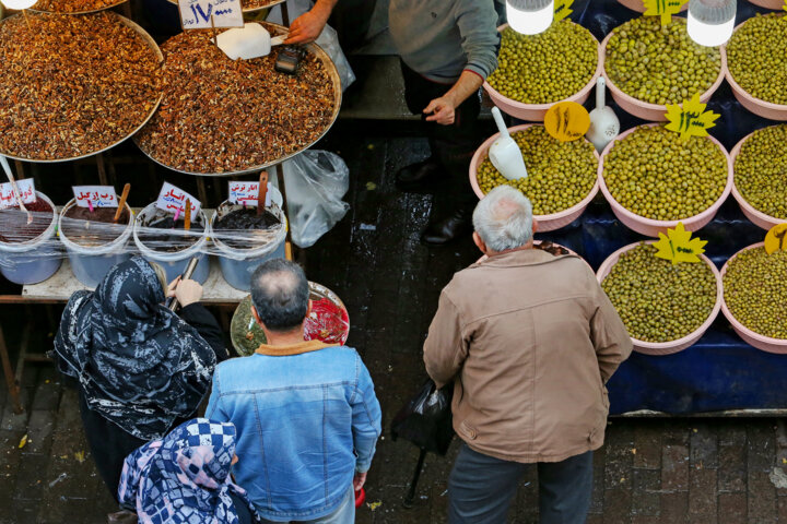 خرید شب چلّه در بازار رشت