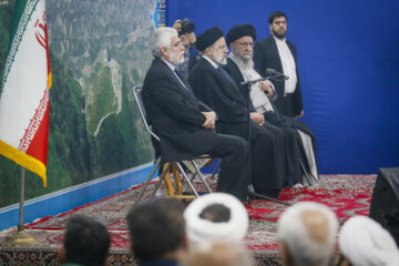 نشست رئیس جمهور با جمعی از علما،خانواده شهدا، نخبگان و ایثارگران استان گلستان