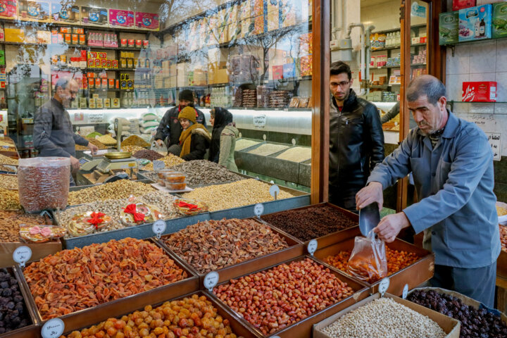 خرید شب چلّه در دقایق پایانی