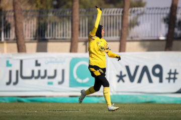 Bam Khatoon beats Sepahan 3-0 in Women Football League
