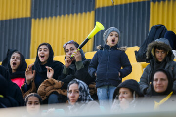 Bam Khatoon beats Sepahan 3-0 in Women Football League
