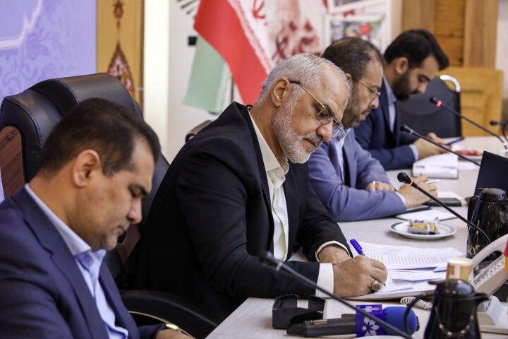 برنامه ریزی راهاندازی بورس کالا در خوزستان/تغییر ۲۰ مدیر کل و ۱۱ فرماندار