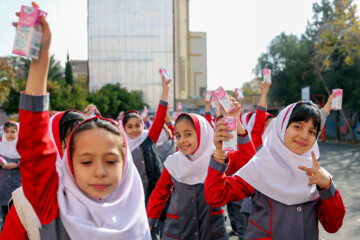 Shiraz schools distributed free milk