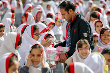 Distribution gratuite de lait dans les écoles iraniennes 