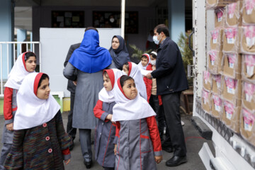 Distribution gratuite de lait dans les écoles iraniennes 