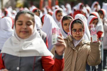 Distribution gratuite de lait dans les écoles iraniennes 