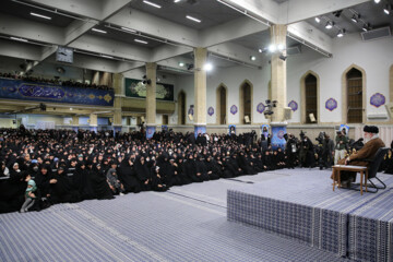 Reunión de un grupo de mujeres iraníes con el ayatolá Jameneí