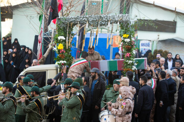 خاکسپاری شهید گمنام در بنیاد ایران شناسی