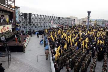 Procesión fúnebre del mártir Seyed Razi Musavi en Teherán