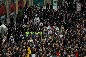 Procesión fúnebre del mártir Seyed Razi Musavi en Teherán