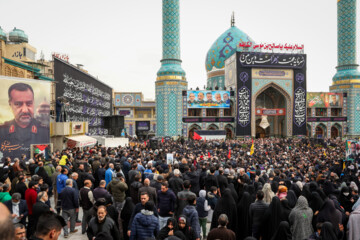 Procesión fúnebre del mártir Seyed Razi Musavi en Teherán