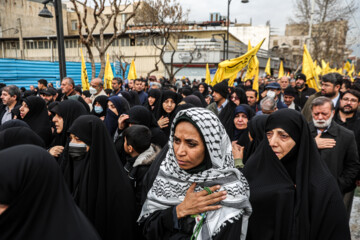 Procesión fúnebre del mártir Seyed Razi Musavi en Teherán