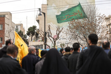 Procesión fúnebre del mártir Seyed Razi Musavi en Teherán