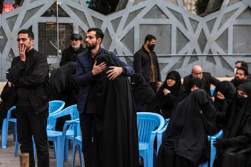 Procesión fúnebre del mártir Seyed Razi Musavi en Teherán