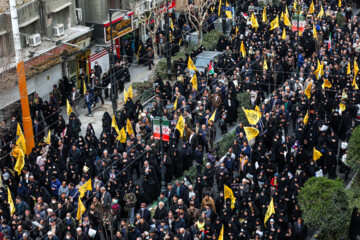 Procesión fúnebre del mártir Seyed Razi Musavi en Teherán