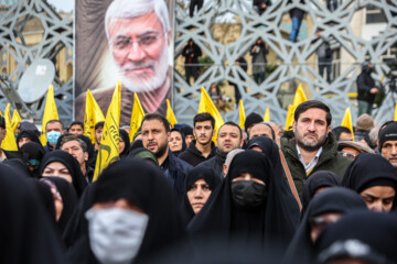 Procesión fúnebre del mártir Seyed Razi Musavi en Teherán