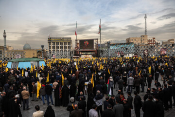 Procesión fúnebre del mártir Seyed Razi Musavi en Teherán