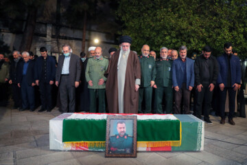 اقامه نماز رهبر انقلاب بر پیکر شهید «سیدرضی موسوی»