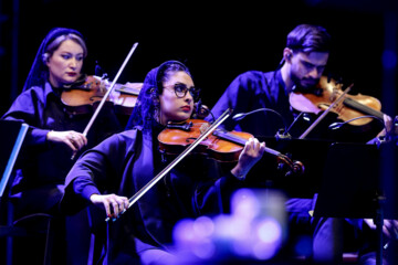 Une très belle soirée a eu lieu avec un concert de l’émient chanteur Alireza Ghorbani, hier jeudi 28 décembre 2023, à l’hôtel Espinas de Téhéran. Alireza Ghorbani de style classique sera sur scène tous les soirs jusqu'au 12 janvier 2024 pour deux séances à 18 et à 22 H, heure de Téhéran, pour enchanter les spectateurs de 7 à 77 ans. (Photo : Asghar Khamseh)