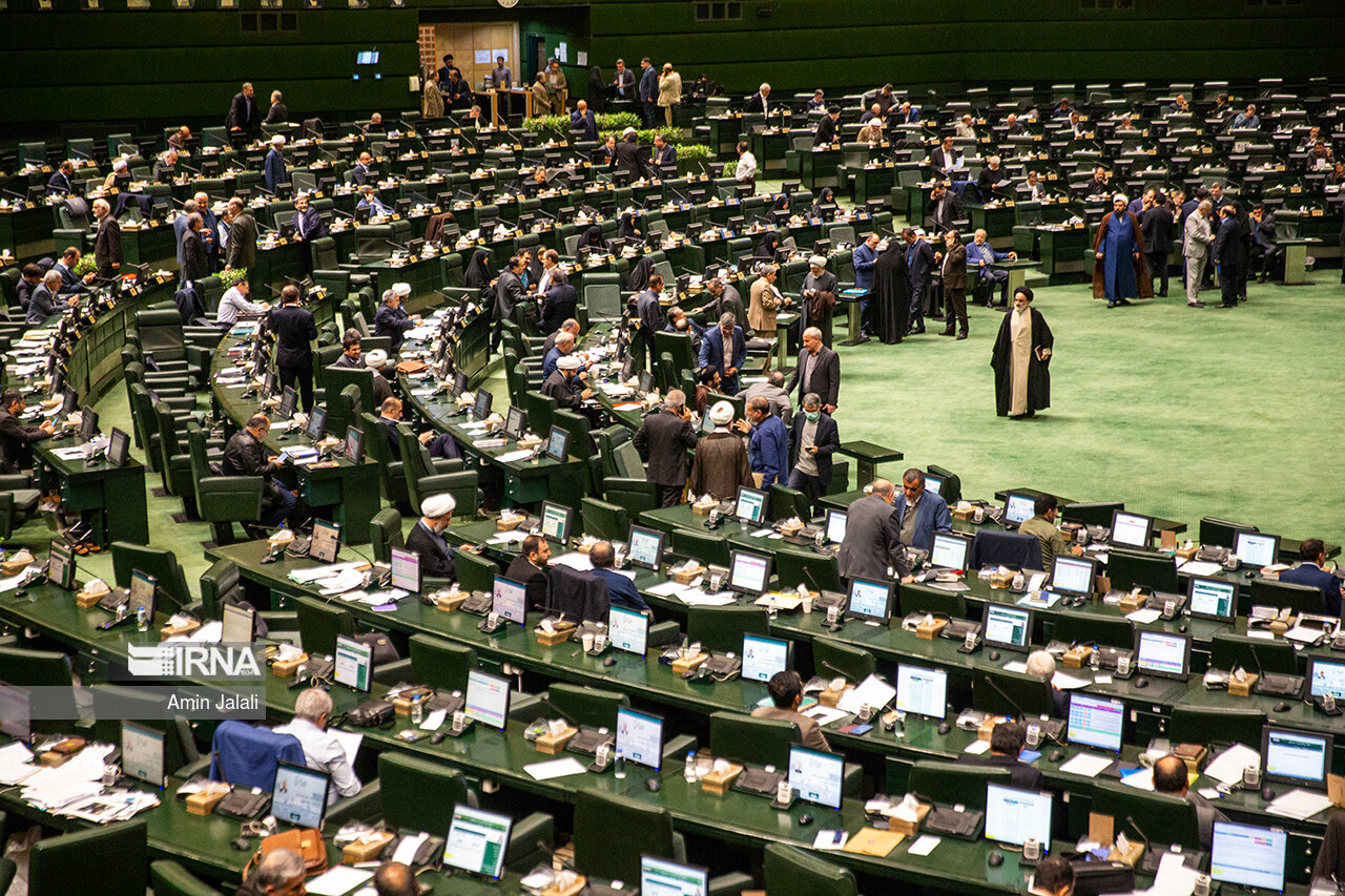 تعداد نمایندگان به حد نصاب نرسید، جلسه علنی مجلس تعطیل شد تعداد نمایندگان به حد نصاب نرسید، جلسه علنی مجلس تعطیل شد