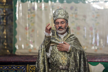 Iranian Christians commemorate the Eucharist at Vank Cathedral