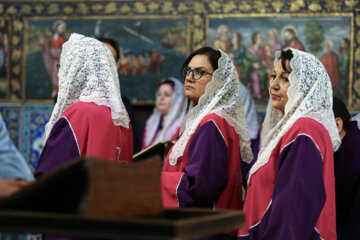 Iranian Christians commemorate the Eucharist at Vank Cathedral