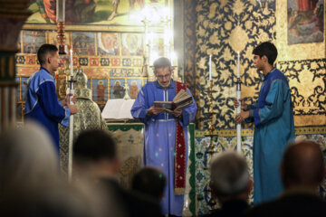 Iranian Christians commemorate the Eucharist at Vank Cathedral