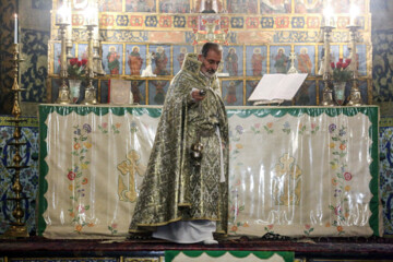 Iranian Christians commemorate the Eucharist at Vank Cathedral