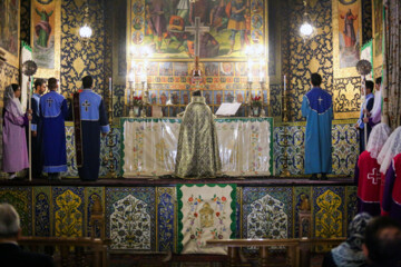 Iranian Christians commemorate the Eucharist at Vank Cathedral