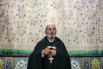 Iranian Christians commemorate the Eucharist at Vank Cathedral