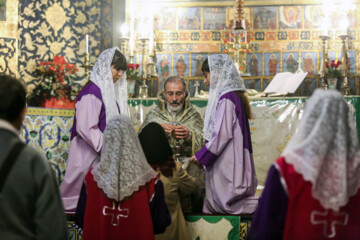 Iranian Christians commemorate the Eucharist at Vank Cathedral