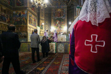 Iranian Christians commemorate the Eucharist at Vank Cathedral