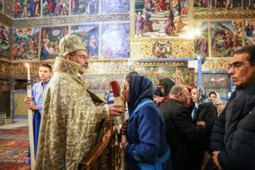 Iranian Christians commemorate the Eucharist at Vank Cathedral