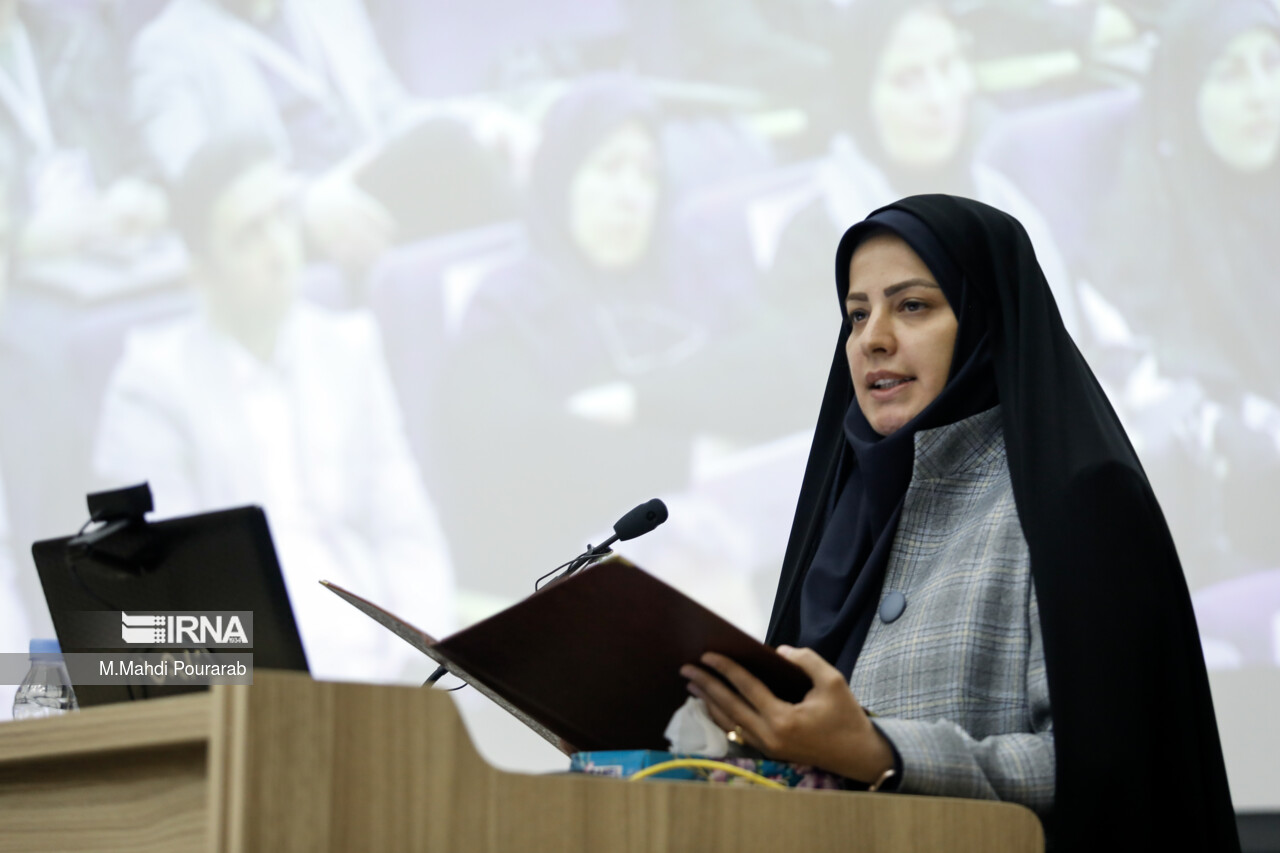 Iran unveils home-made plasma therapy machine