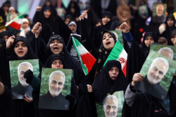 تجمع مردم رشت در محکومیت حمله تروریستی کرمان