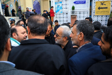 حضور زائران در گلزار شهدای کرمان