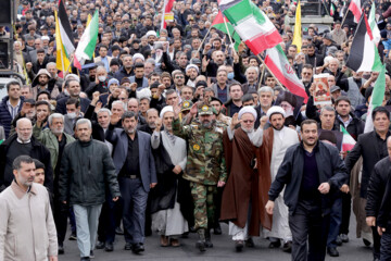 راهپیمایی مردم تبریز در اعتراض به حادثه تروریستی کرمان