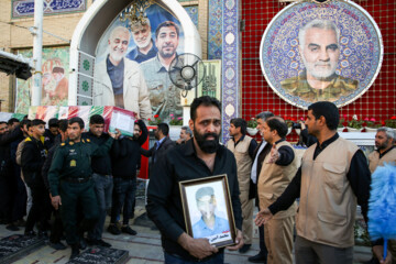 تشییع پیکر شهدای انفجار تروریستی کرمان
