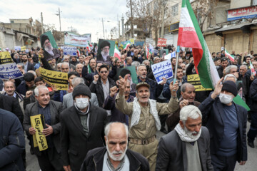 راهپیمایی مردم کرمانشاه در محکومیت حمله تروریستی کرمان