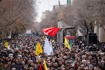 راهپیمایی مردم تبریز در محکومیت حادثه تروریستی کرمان