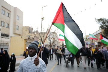 Manifestations dans les villes iraniennes pour condamner l'attaque terroriste de Kerman