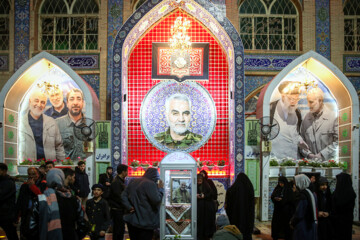 گلزار شهدای کرمان- شامگاه جمعه ۱۵ دی ۱۴۰۲